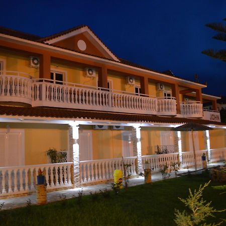 Tom & John Center Aparthotel Τσιλιβί Εξωτερικό φωτογραφία