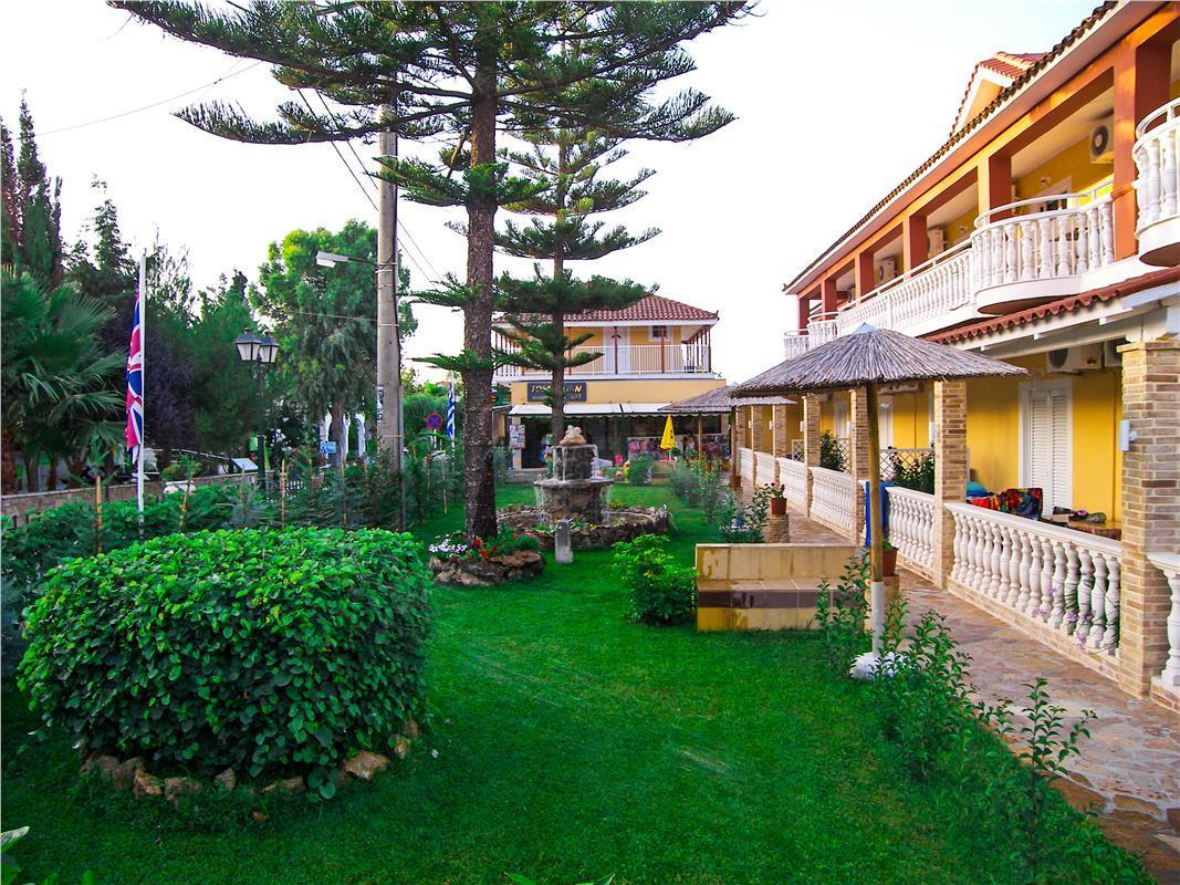 Tom & John Center Aparthotel Τσιλιβί Εξωτερικό φωτογραφία