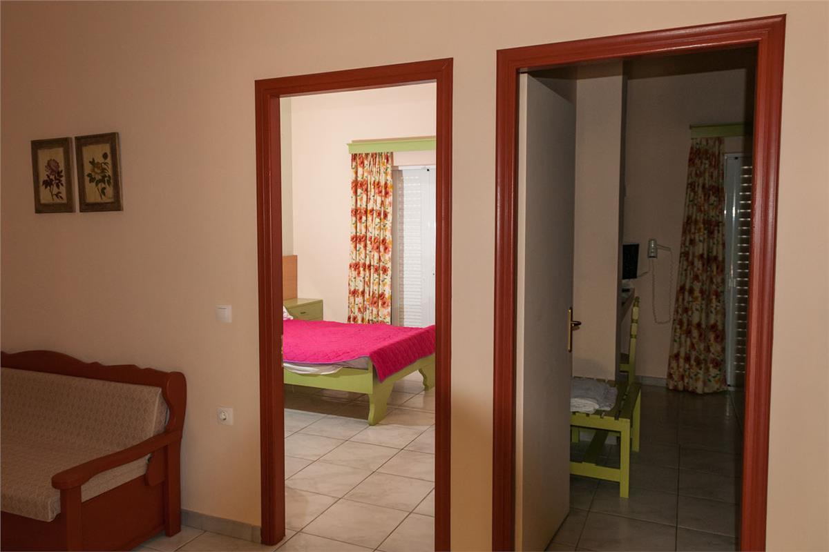 Tom & John Center Aparthotel Τσιλιβί Εξωτερικό φωτογραφία