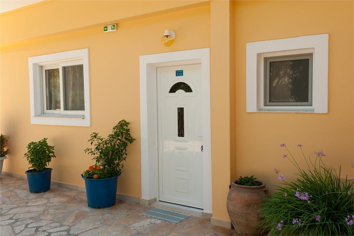 Tom & John Center Aparthotel Τσιλιβί Εξωτερικό φωτογραφία
