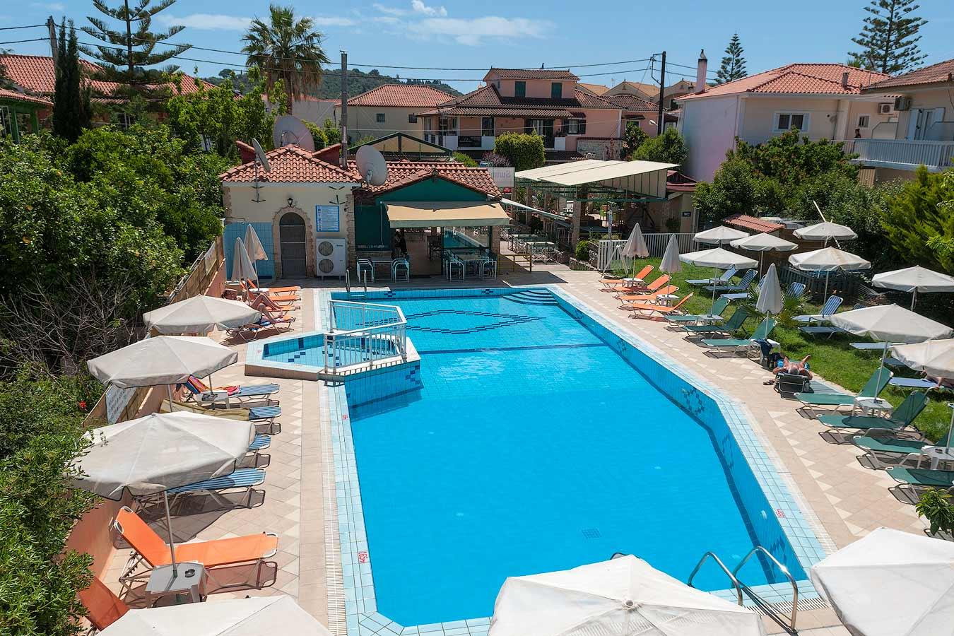 Tom & John Center Aparthotel Τσιλιβί Εξωτερικό φωτογραφία