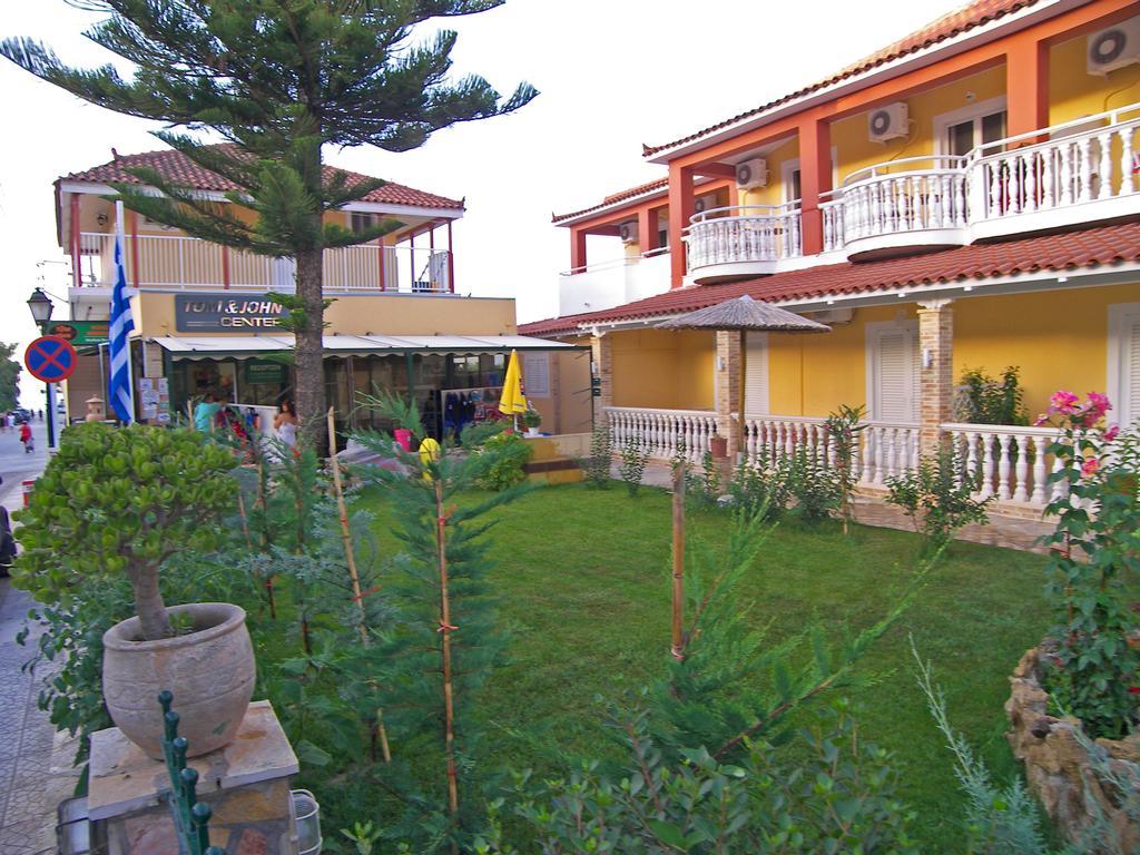 Tom & John Center Aparthotel Τσιλιβί Εξωτερικό φωτογραφία